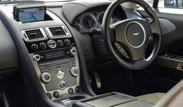 Aston Martin Rapide_AMi v2 ΓÇô Volvo Navigation (2008 ΓÇô 2012)_1
