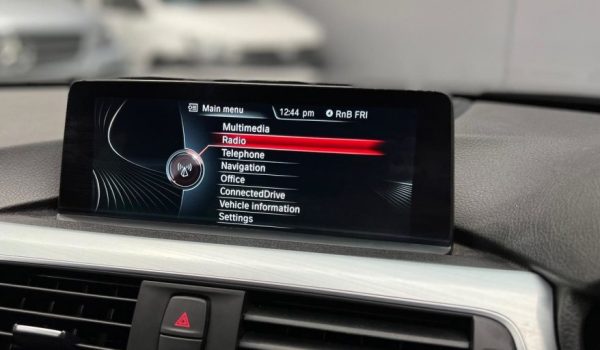 BMW 4 Series_F32 - F33 - F36 (2013 ΓÇô 2015) NBT iDrive 8.8 screen_1