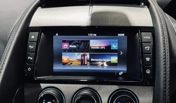 Jaguar F-Type_InControl Touch 8 screen (2017 ΓÇô 2019)_1